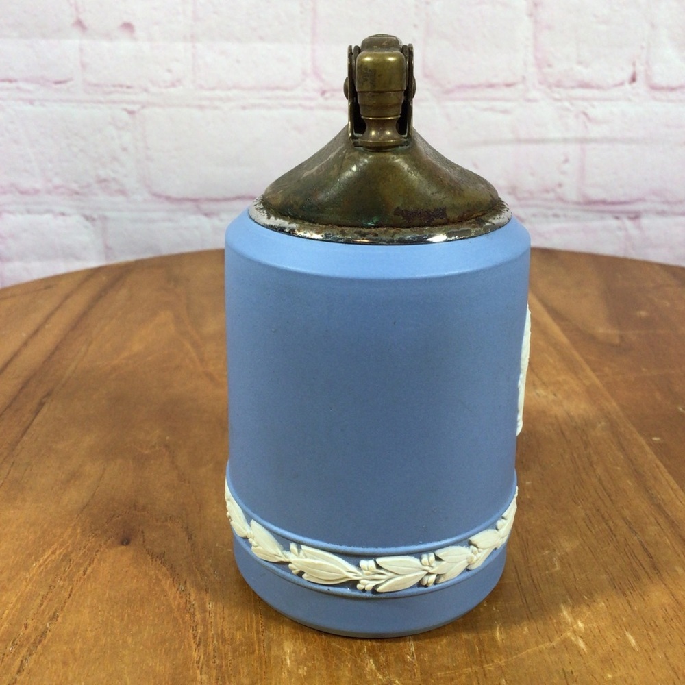 Vintage Wedgwood Blue Jasperware Julius Caesar Decorative Table Top Accent - Picture 2 of 11